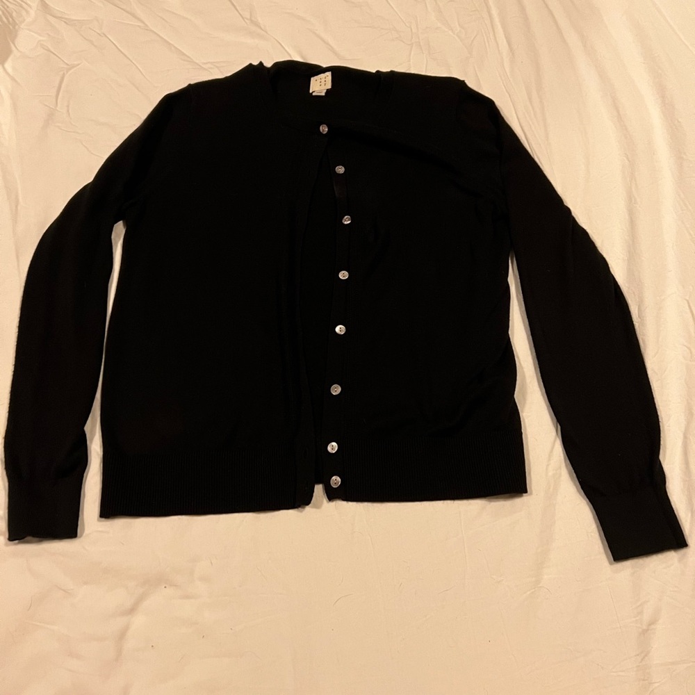 Cardigan, size medium, never worn!